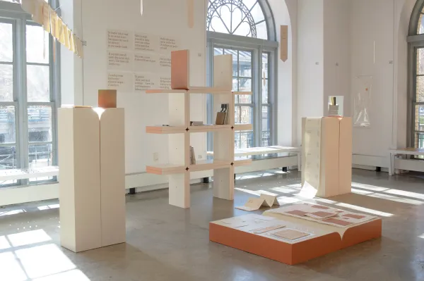 To read is to, installation, 2023